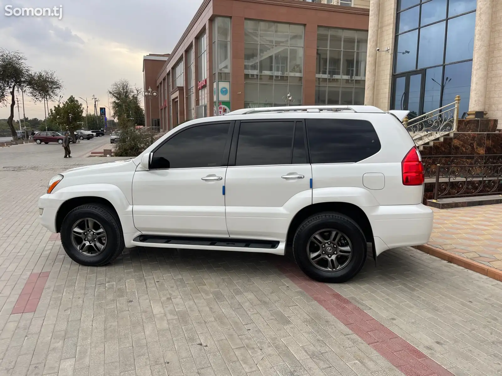 Lexus GX series, 2007-2