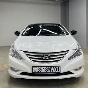 Hyundai Sonata, 2011