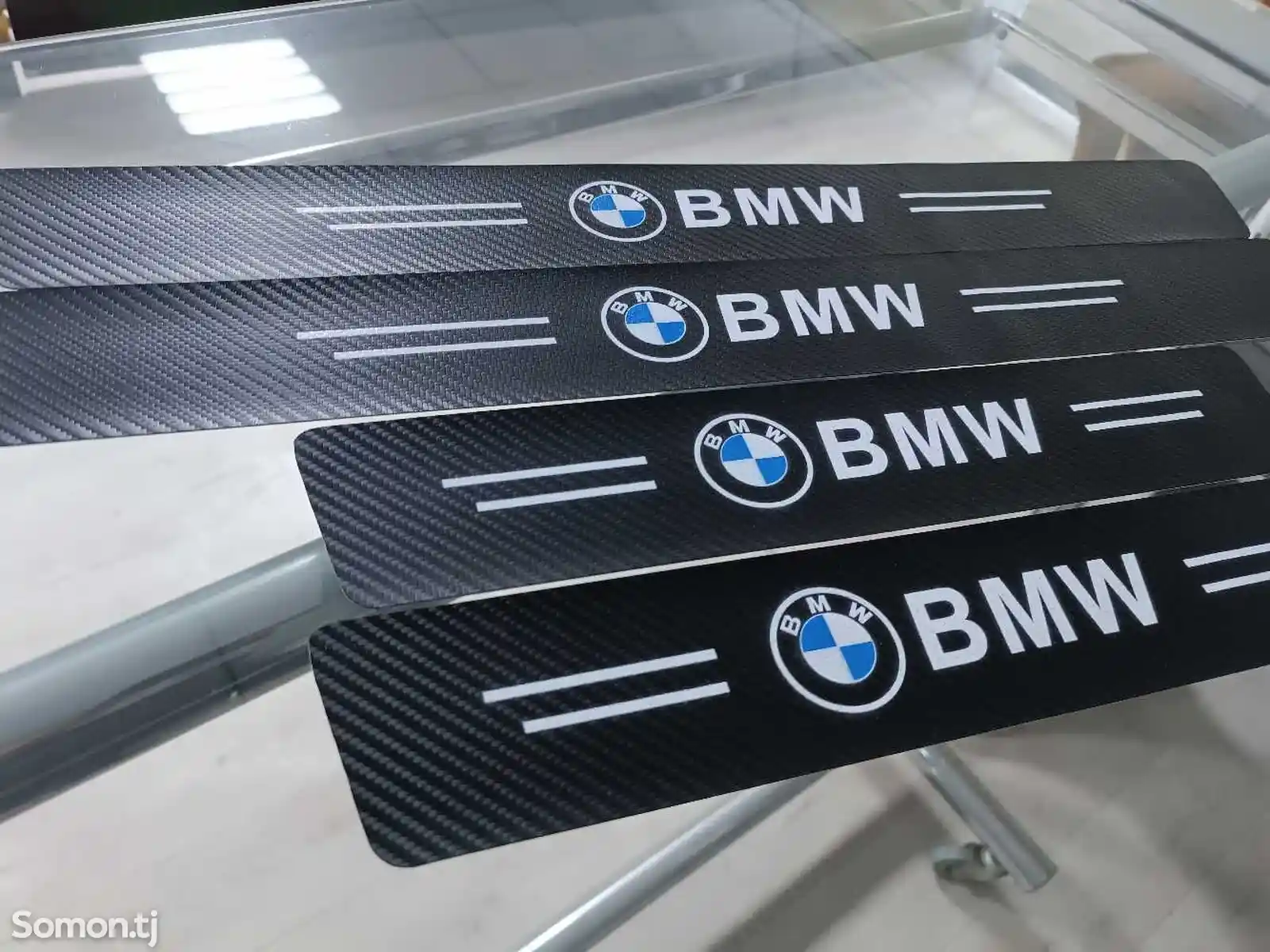 Защитные наклейки на пороги BMW-4