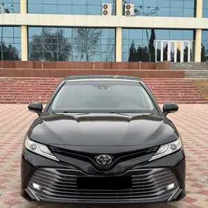 Toyota Camry, 2018