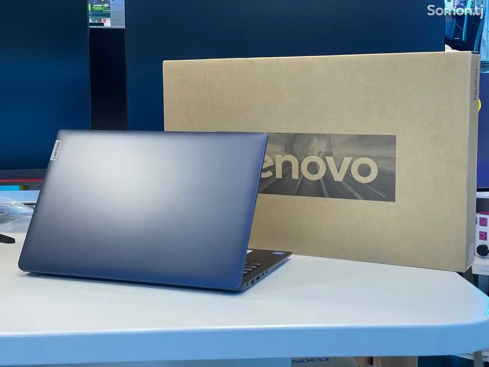 Ноутбук Lenovo Celeron 8/SSD256GB-1