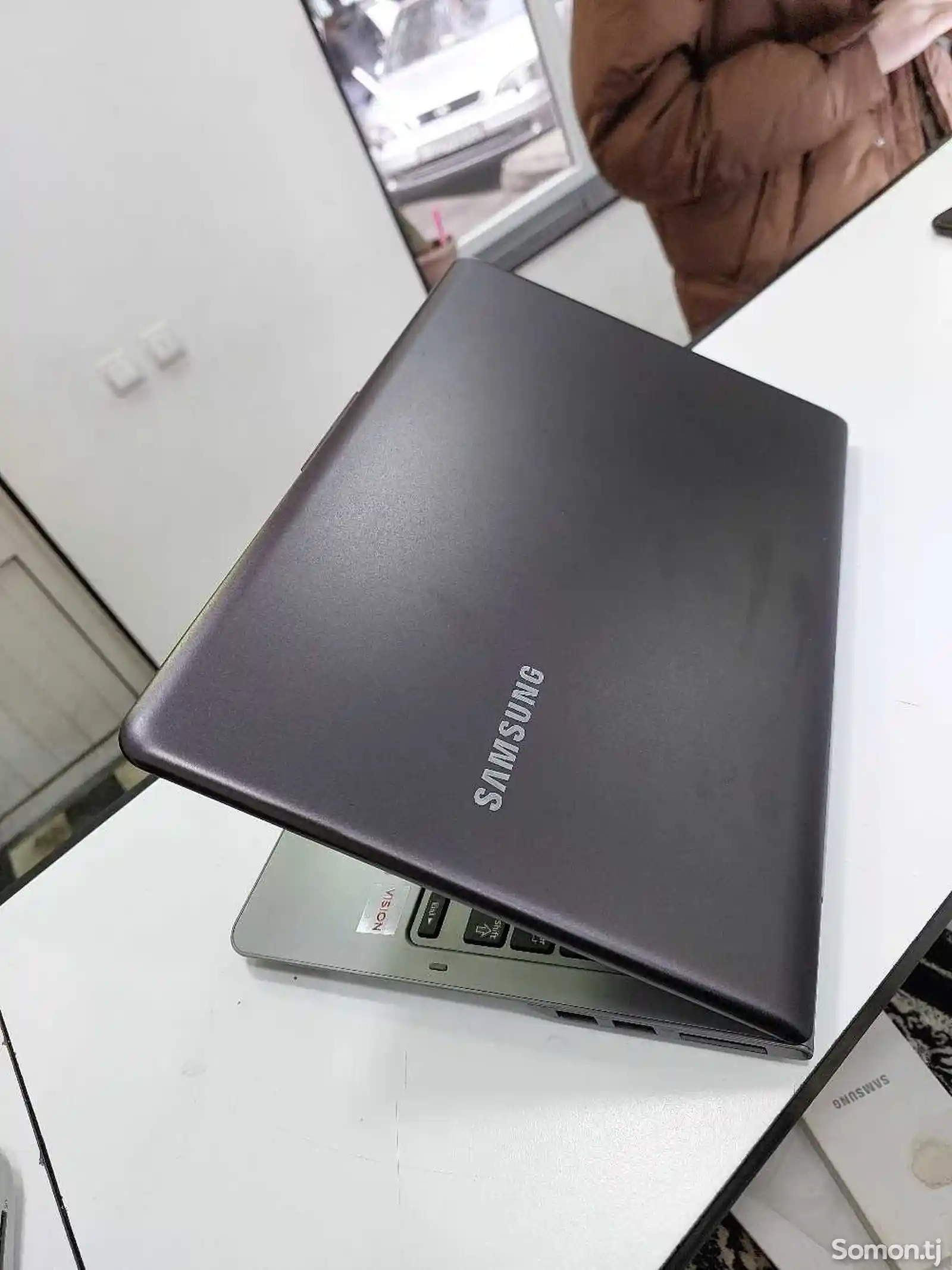 Ноутбук Samsung Series 5