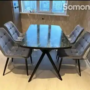 Стол и стулья для кухни