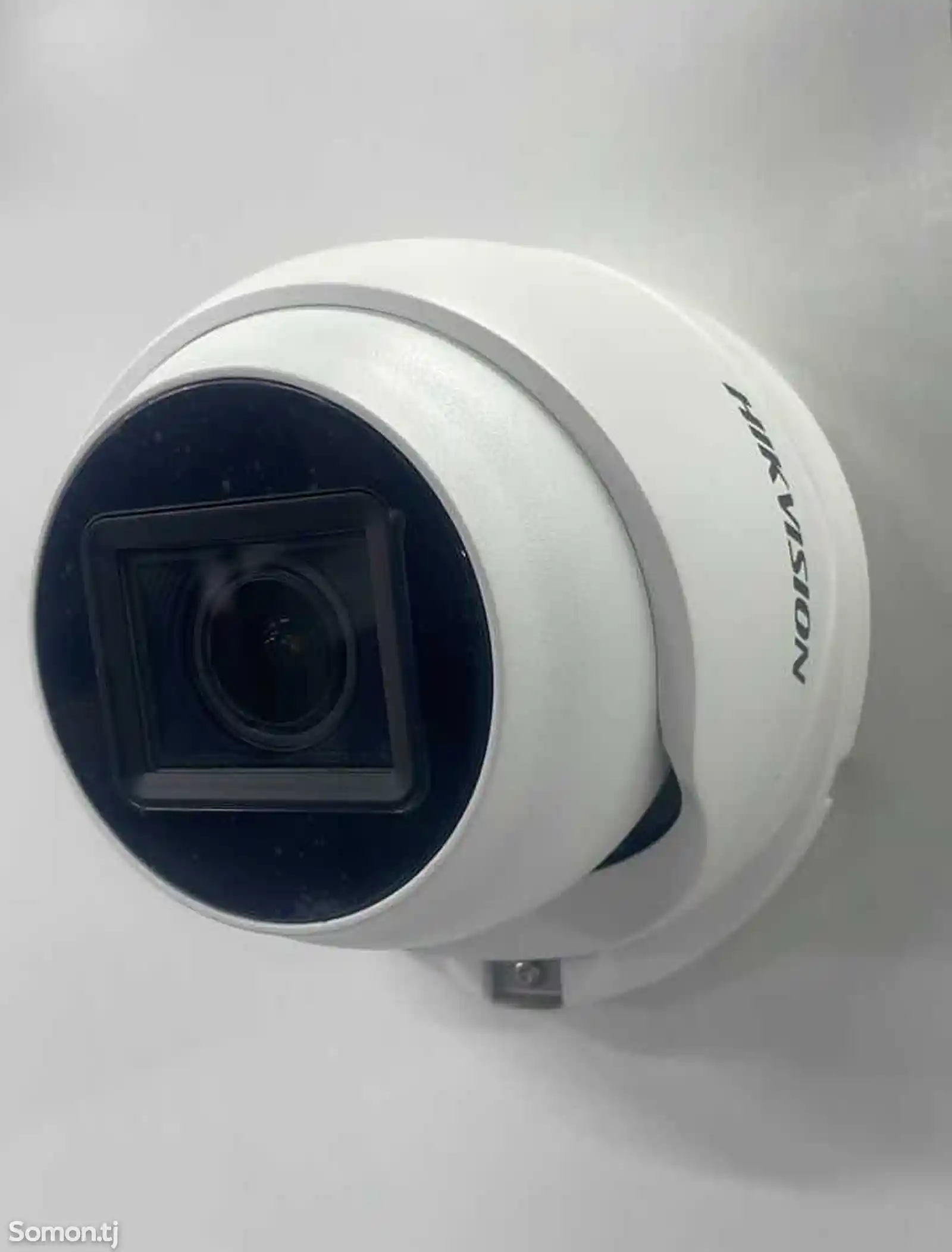 Аналоговая камера Hikvision DS-2CE79HOT-IT3ZF