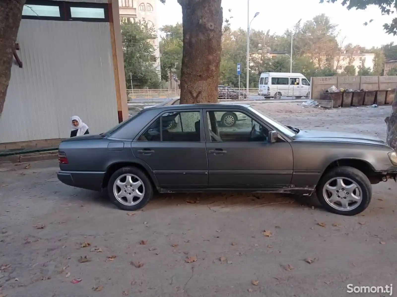 Mercedes-Benz W124, 1990-1