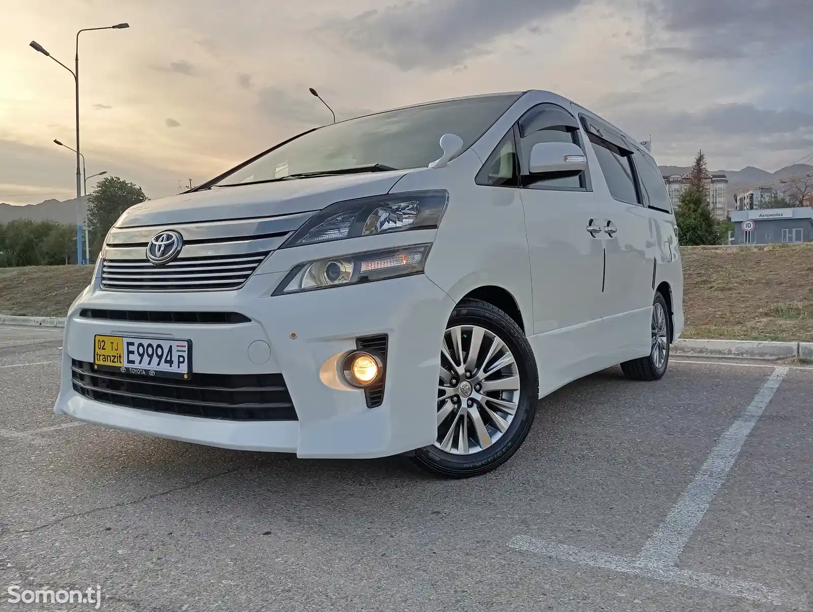 Toyota Vellfire, 2015-5