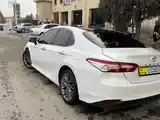 Toyota Camry, 2019-6