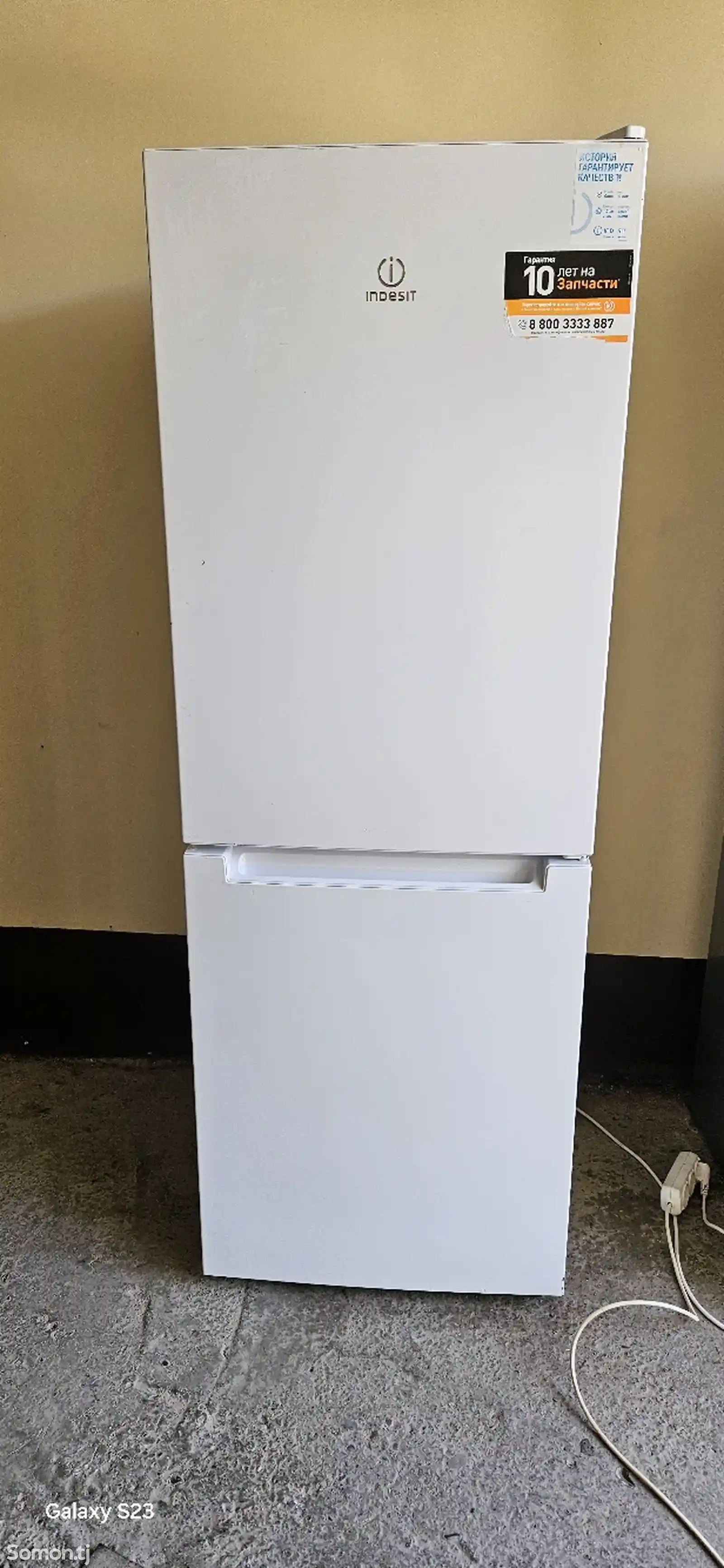 Холодильник Indesit-1