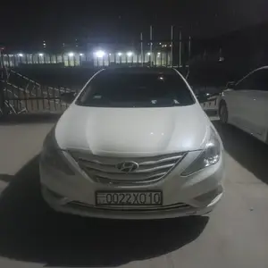 Hyundai Sonata, 2011