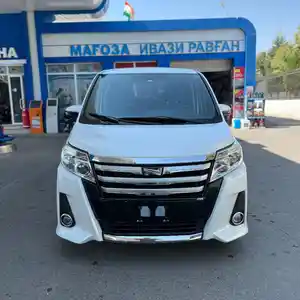 Toyota Noah, 2014