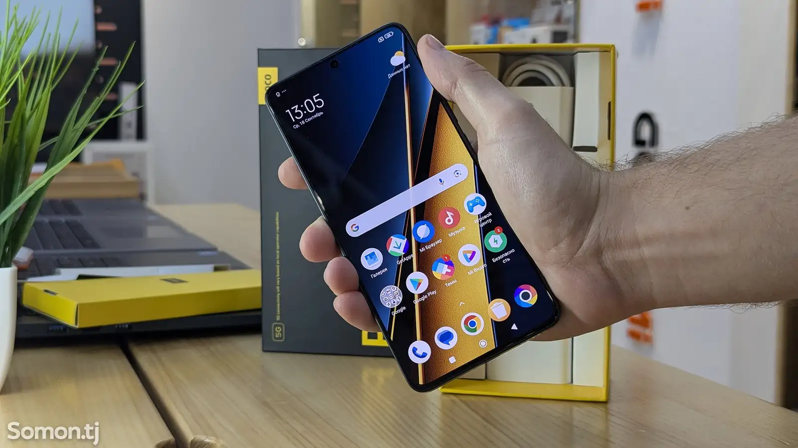 Телефон Xiaomi Poco-1