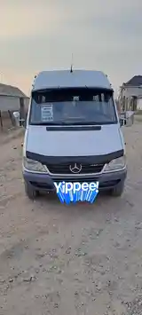 Mercedes benz sprinter-4