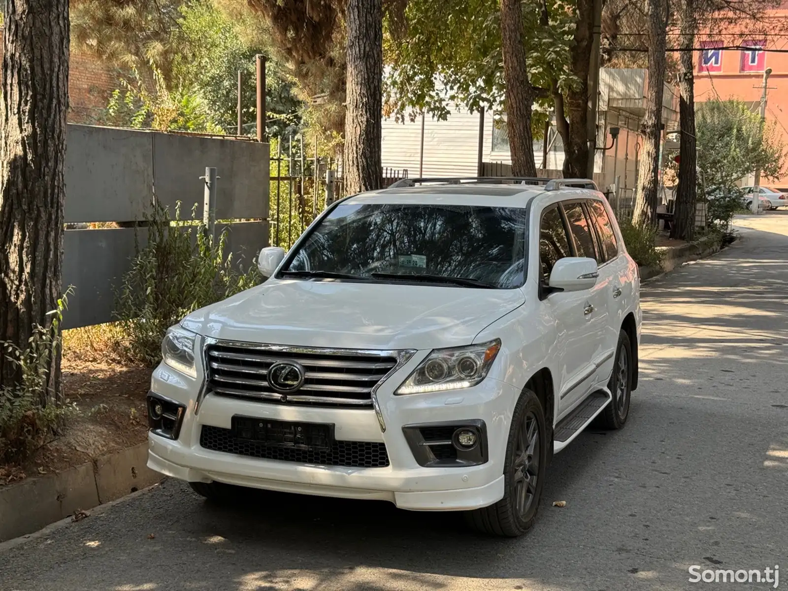 Lexus LX series, 2015-6