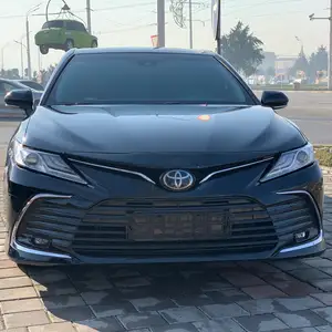 Toyota Camry, 2018