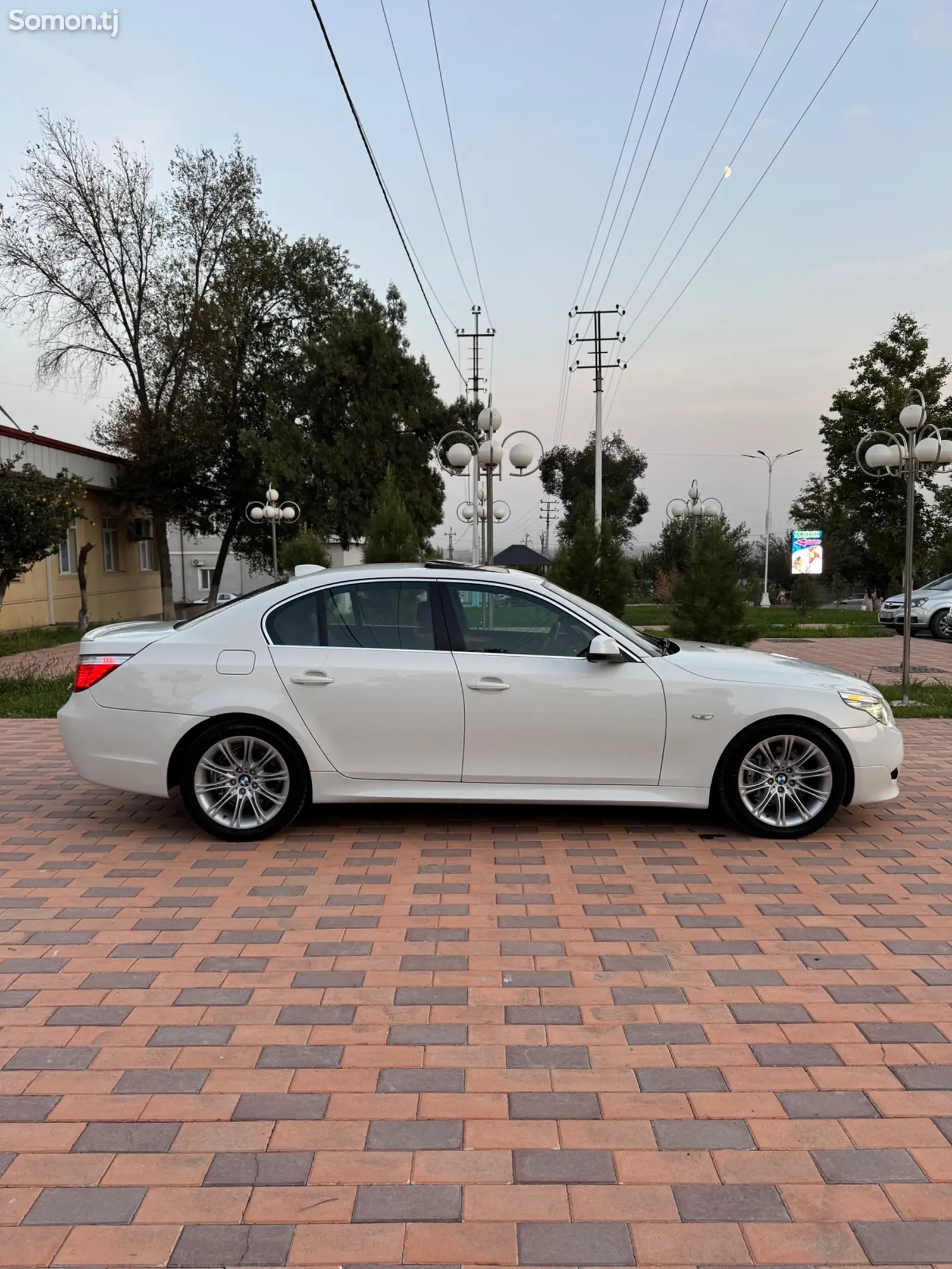 BMW 5 series, 2010-8