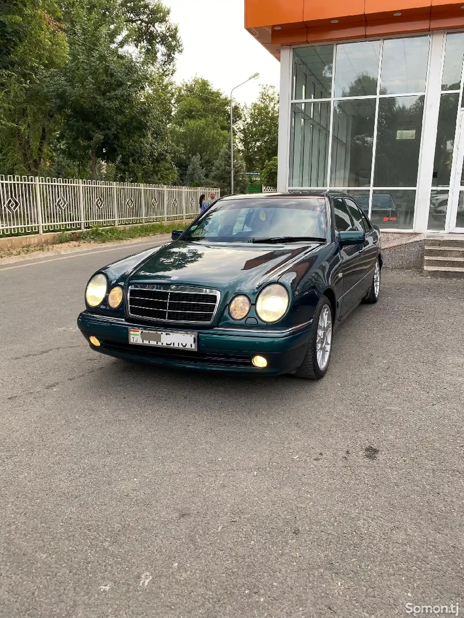 Mercedes-Benz E class, 2000-1