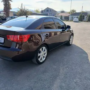 Kia Cerato, 2011