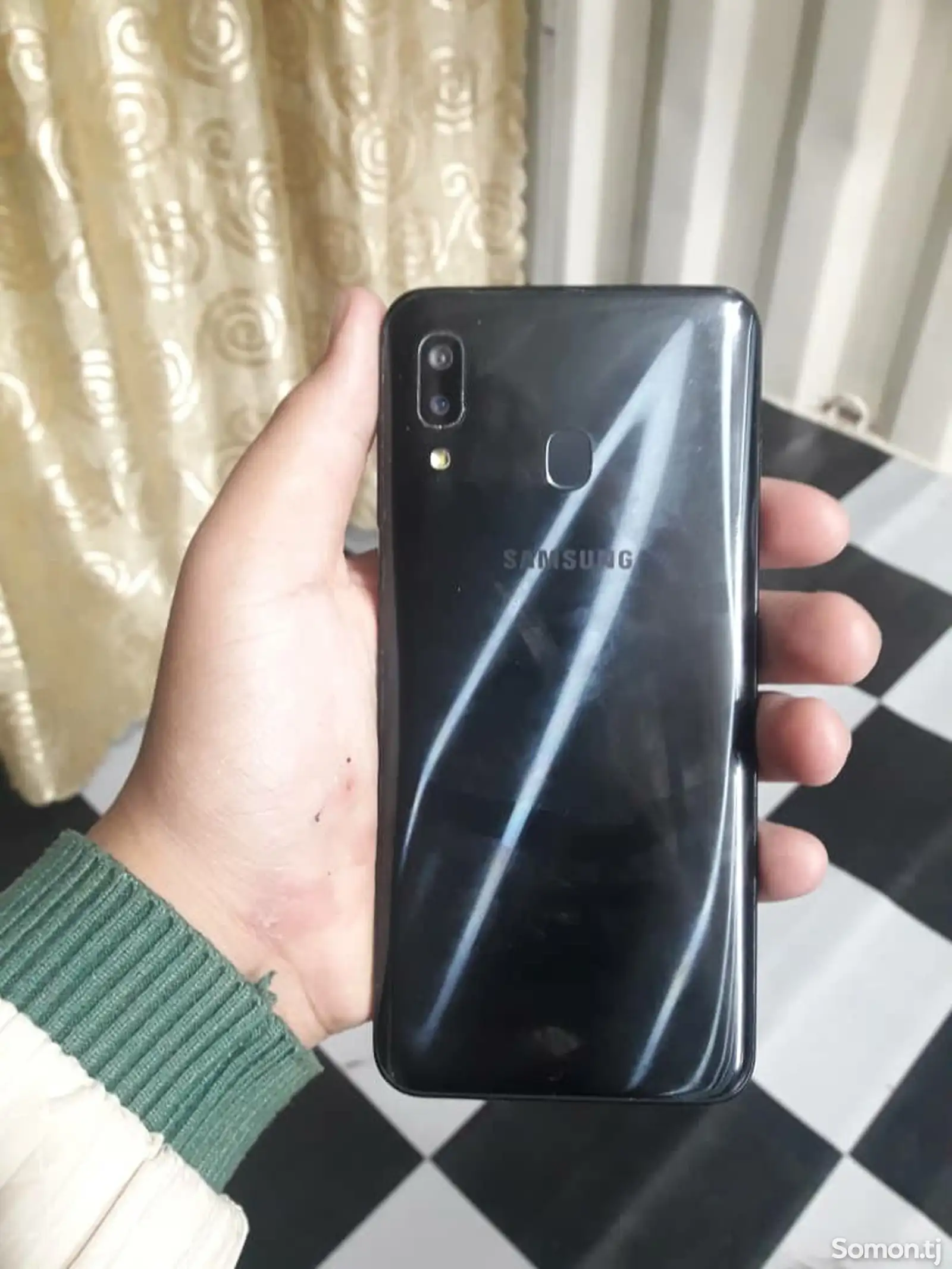 Samsung Galaxy A30-1