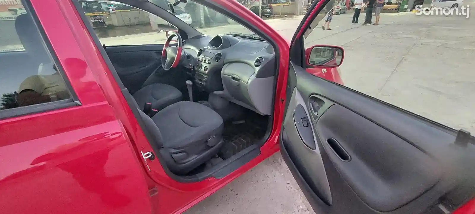 Toyota Vitz, 2001-8