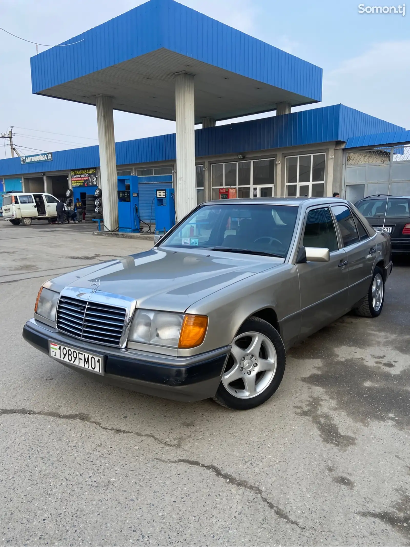 Mercedes-Benz W124, 1990-1