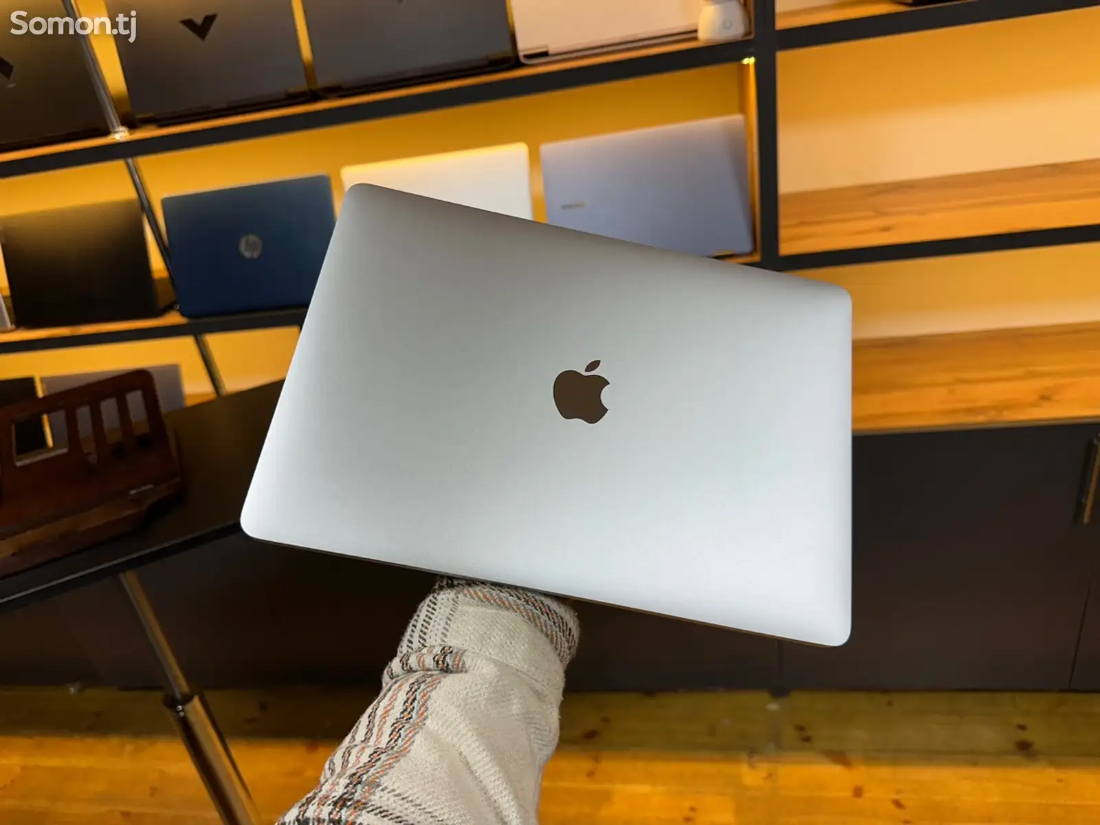 НОутбук Apple MacBook pro-1