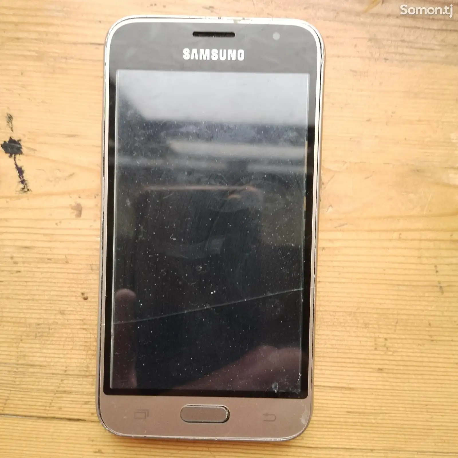 Samsung Galaxy J120H-1