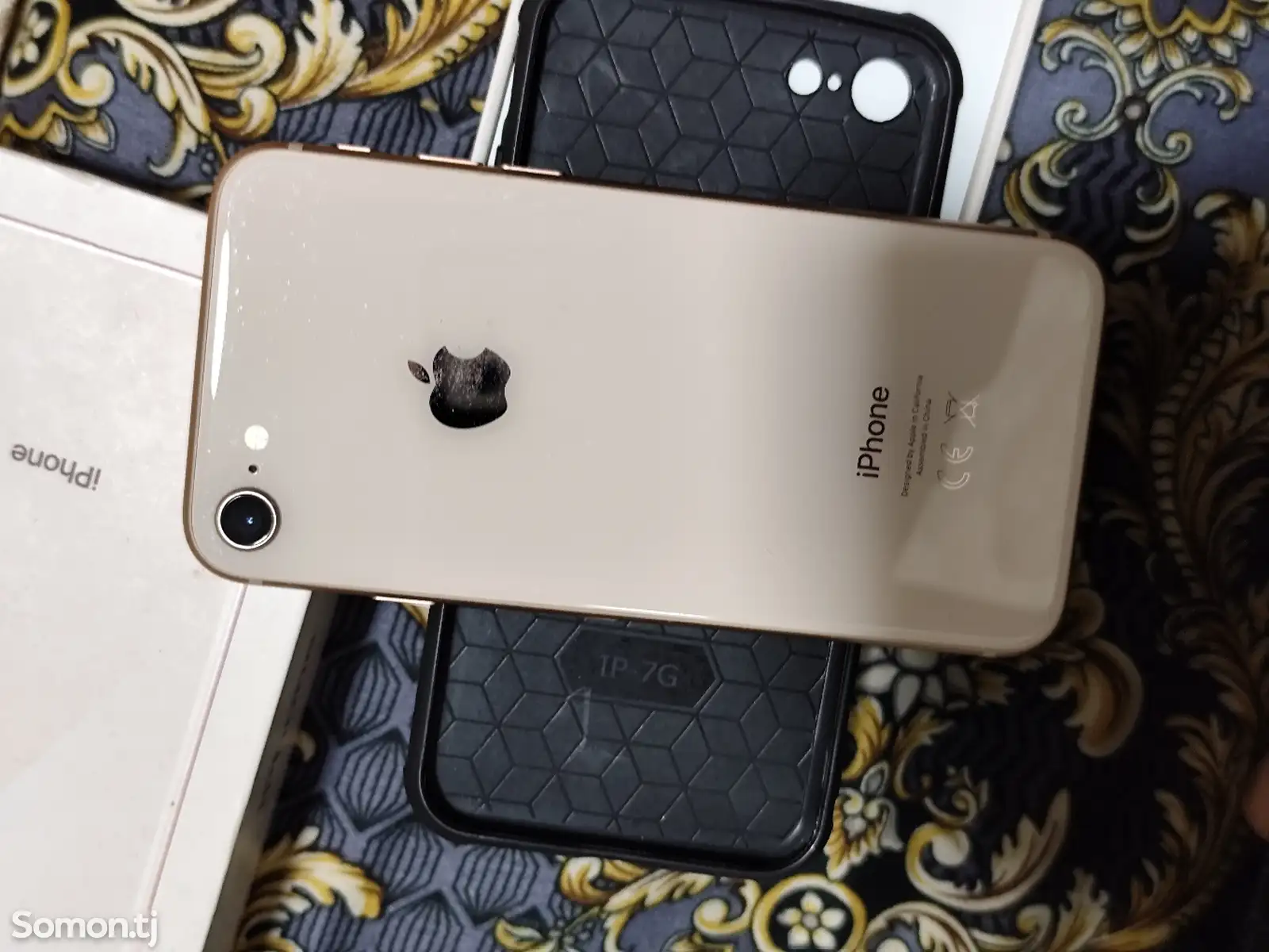 Apple iPhone 8, 64 gb, Gold-1