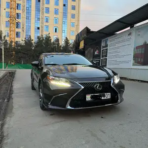 Lexus ES series, 2013