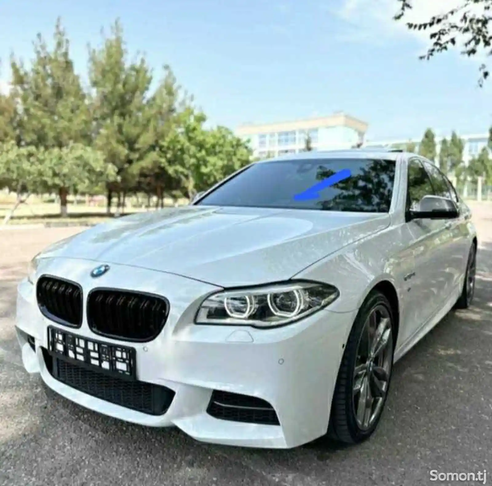 Лобовое стекло на BMW F10