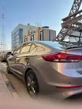 Hyundai Elantra, 2017-4