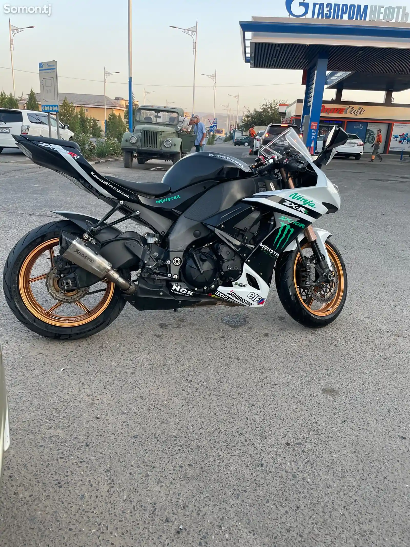 Мотоцикл Kawasaki zx10rr-4
