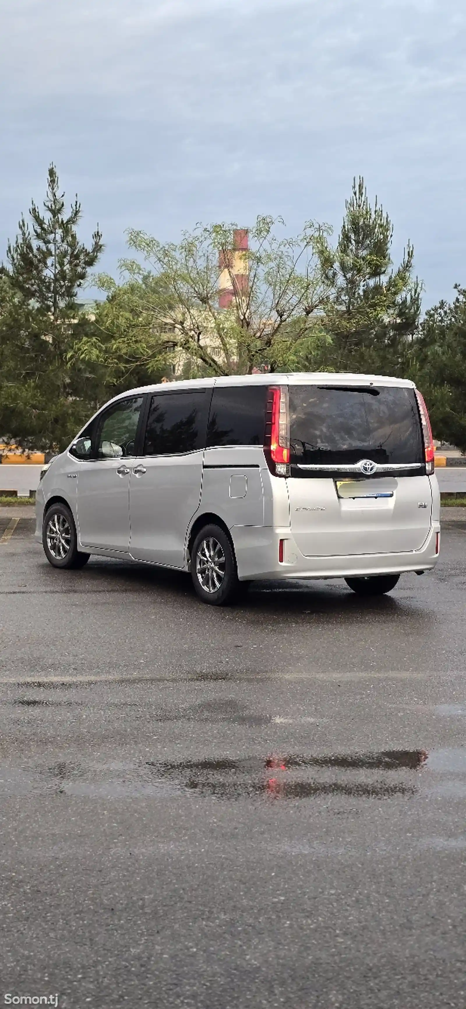 Toyota Noah, 2015-6