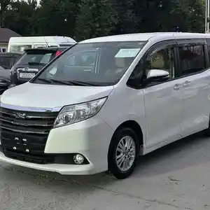 Toyota Noah, 2014