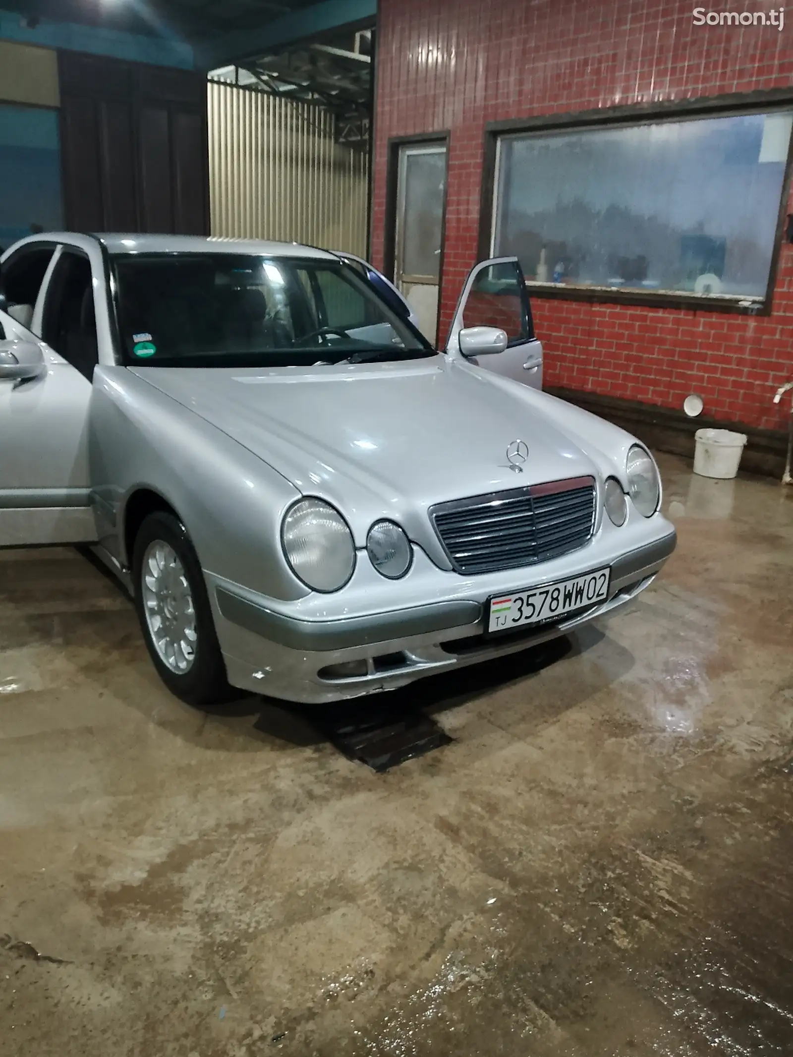 Mercedes-Benz E class, 2000-1