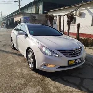 Hyundai Sonata, 2011