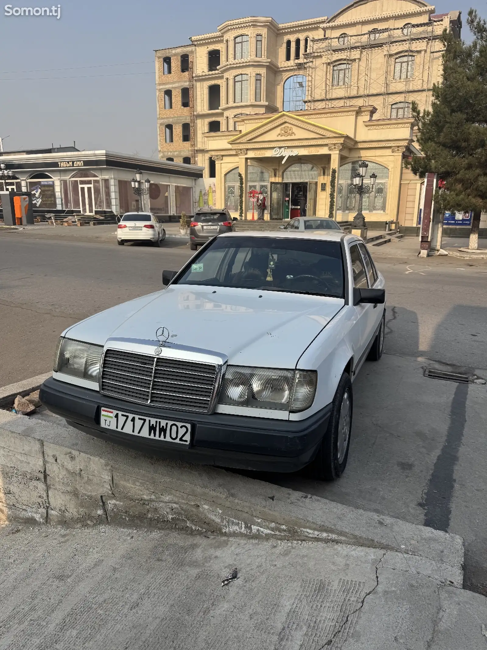 Mercedes-Benz W124, 1988-1