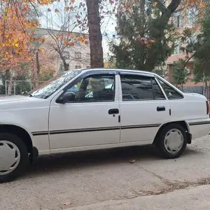 Daewoo Nexia, 1996