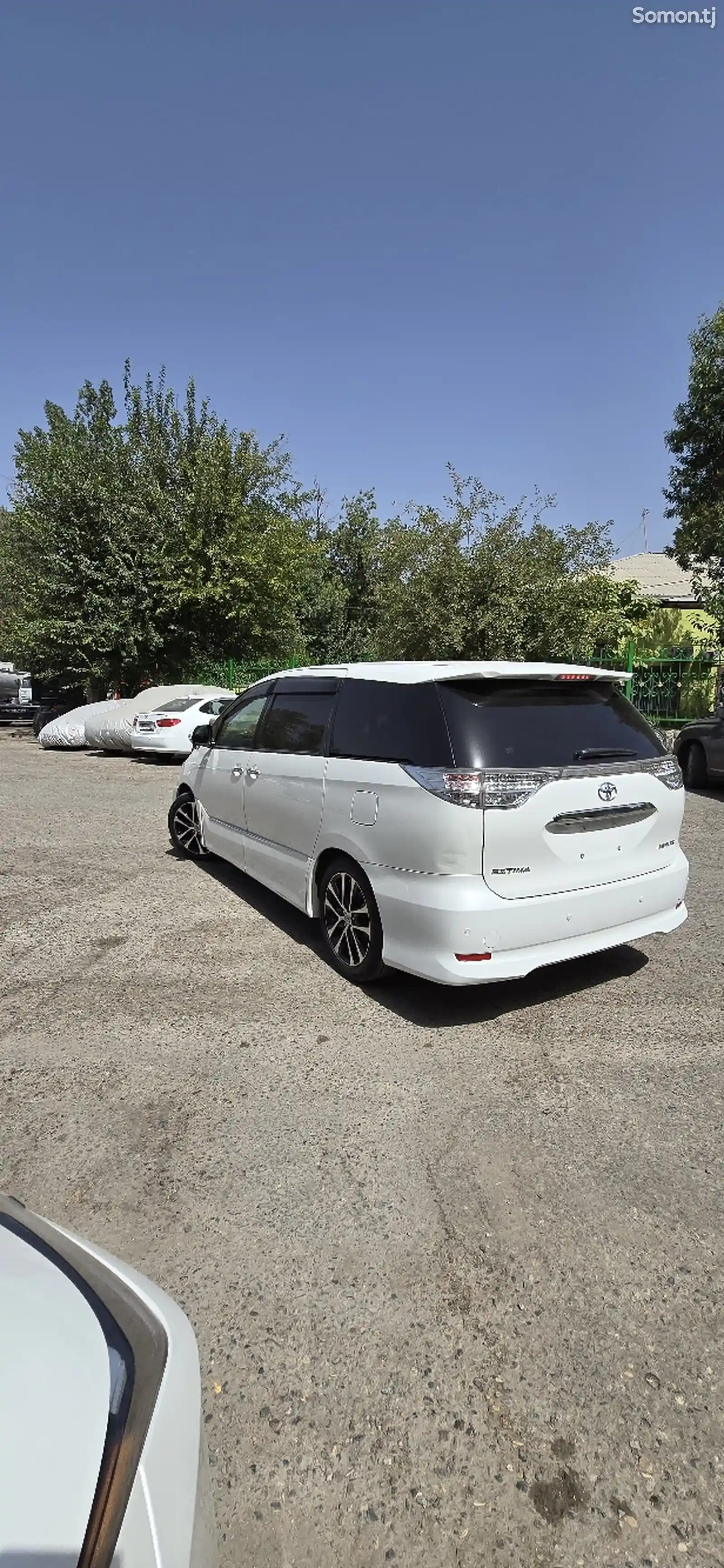 Toyota Estima, 2014-10