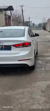 Hyundai Elantra, 2018-5