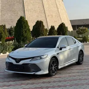 Toyota Camry, 2018