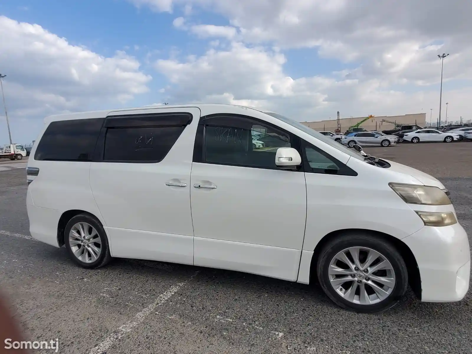 Toyota Vellfire, 2010-7