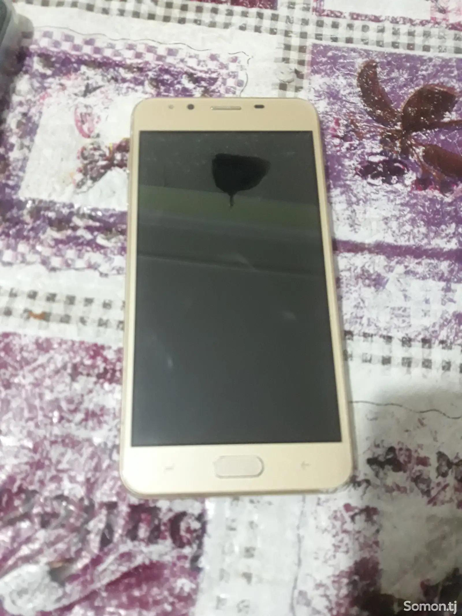 Samsung Galaxy J7+-1