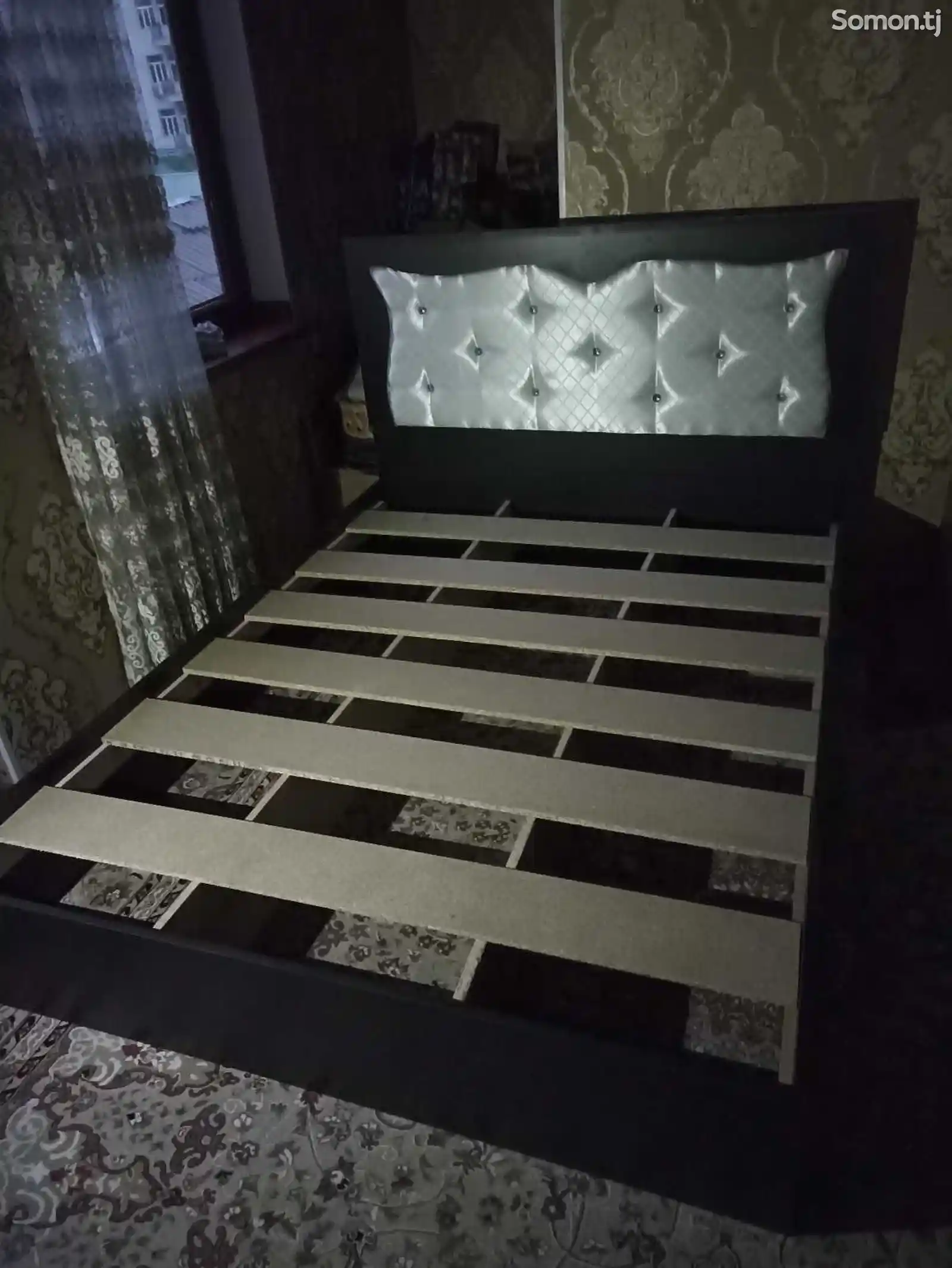 Кровать с матрасом-3