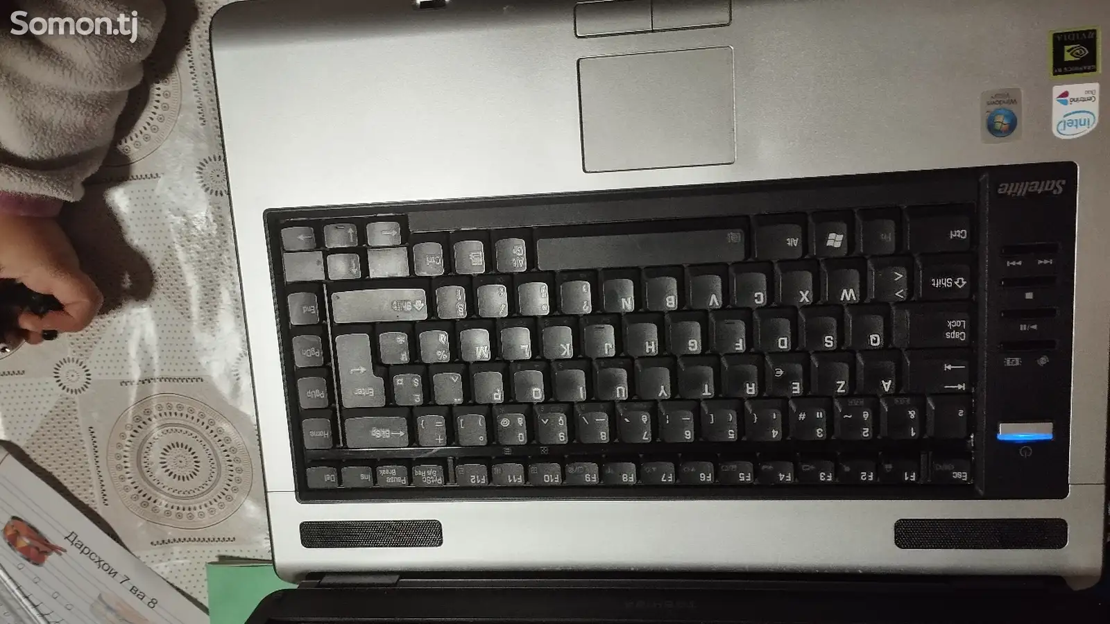 Ноутбук Toshiba-1