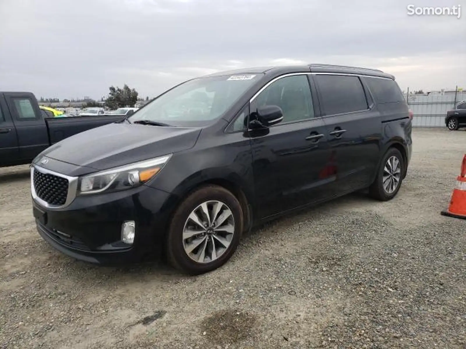 Kia Carnival, 2015-1