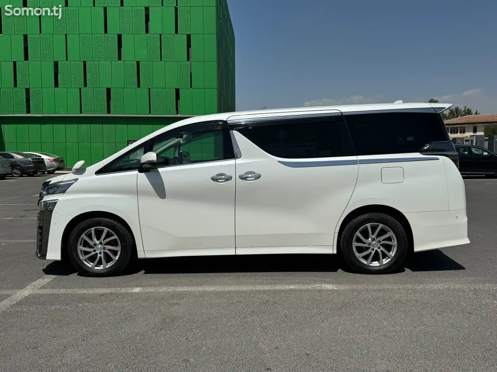 Toyota Vellfire, 2018-8