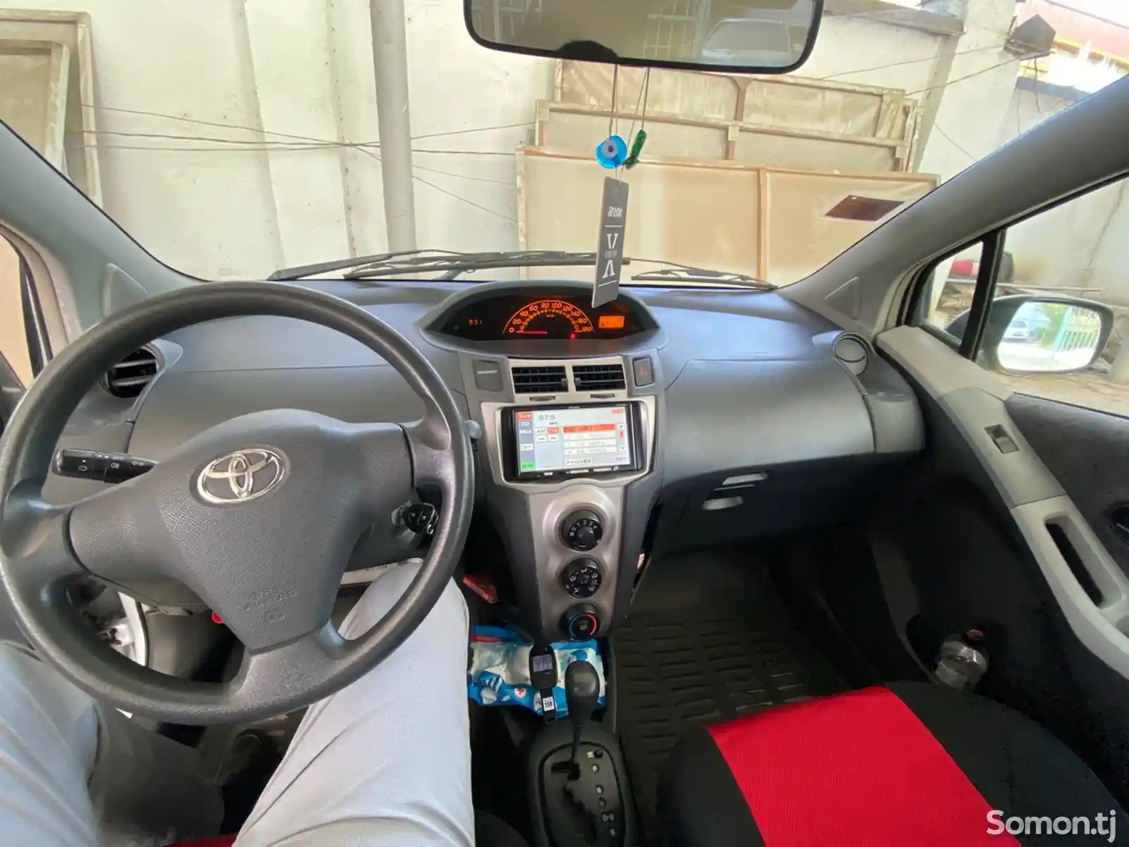 Toyota Vitz, 2010-6