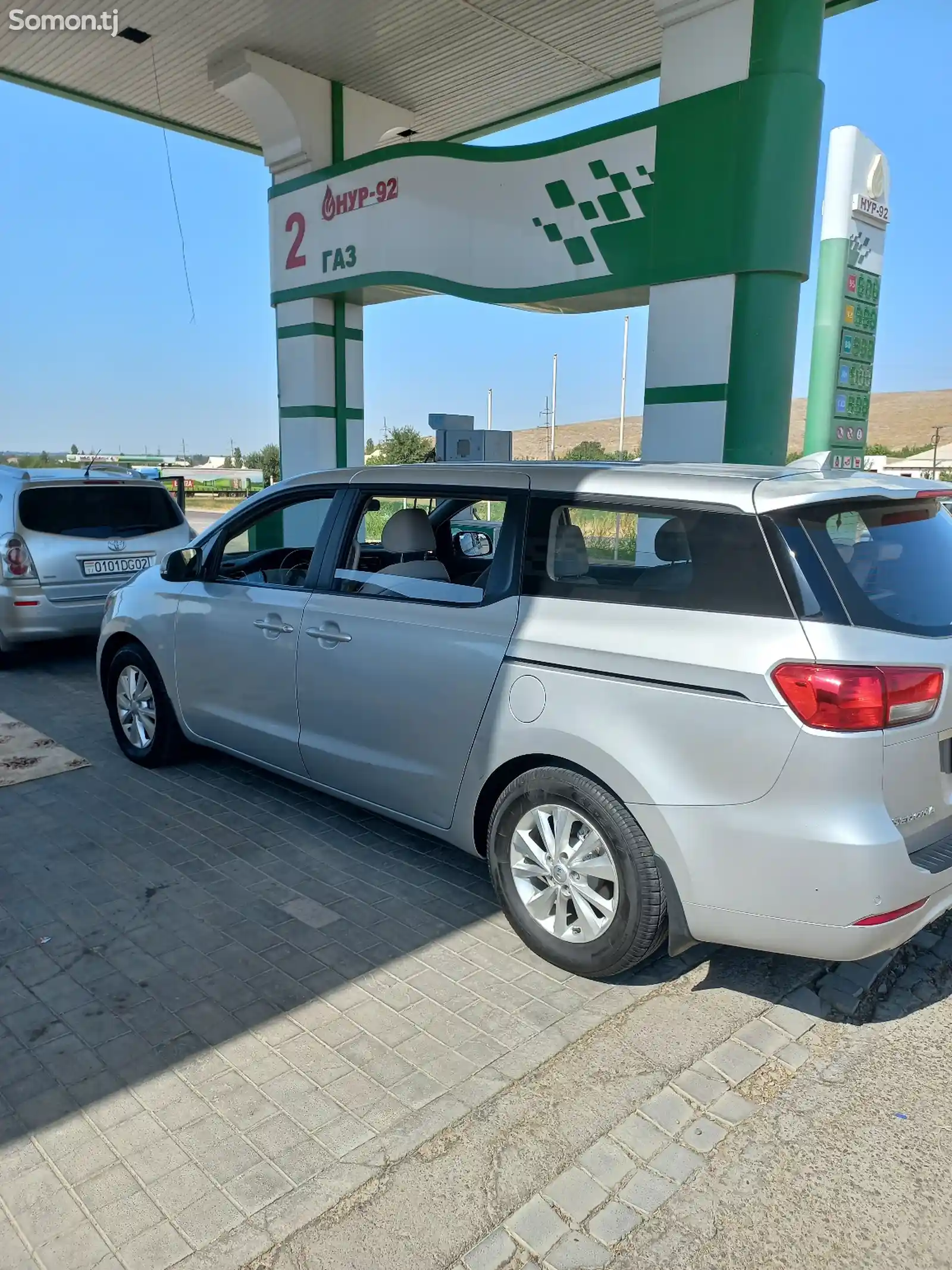 Kia Carnival, 2015-3