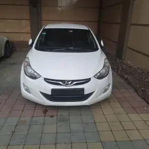 Hyundai Avante, 2011