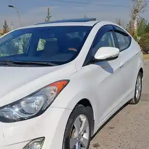 Hyundai Elantra, 2011